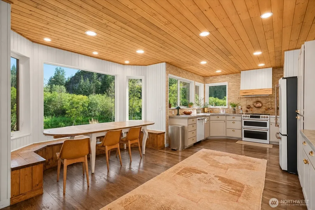 822 Little Spokane River Road Newport WA 99156