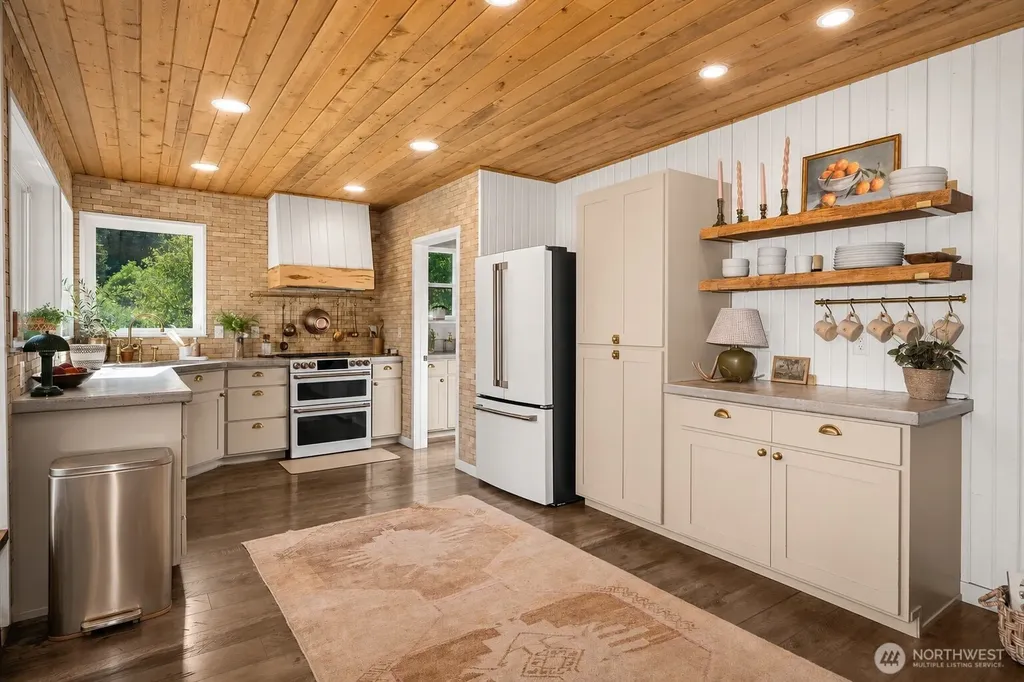 822 Little Spokane River Road Newport WA 99156