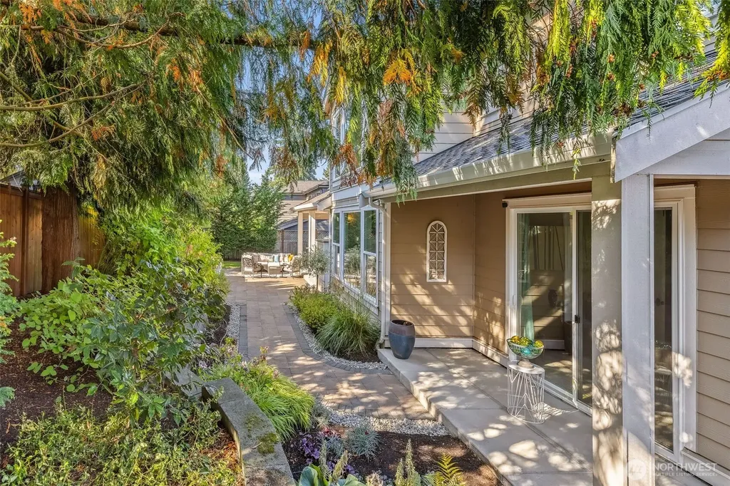 627 SW 185th Normandy Park WA 98166