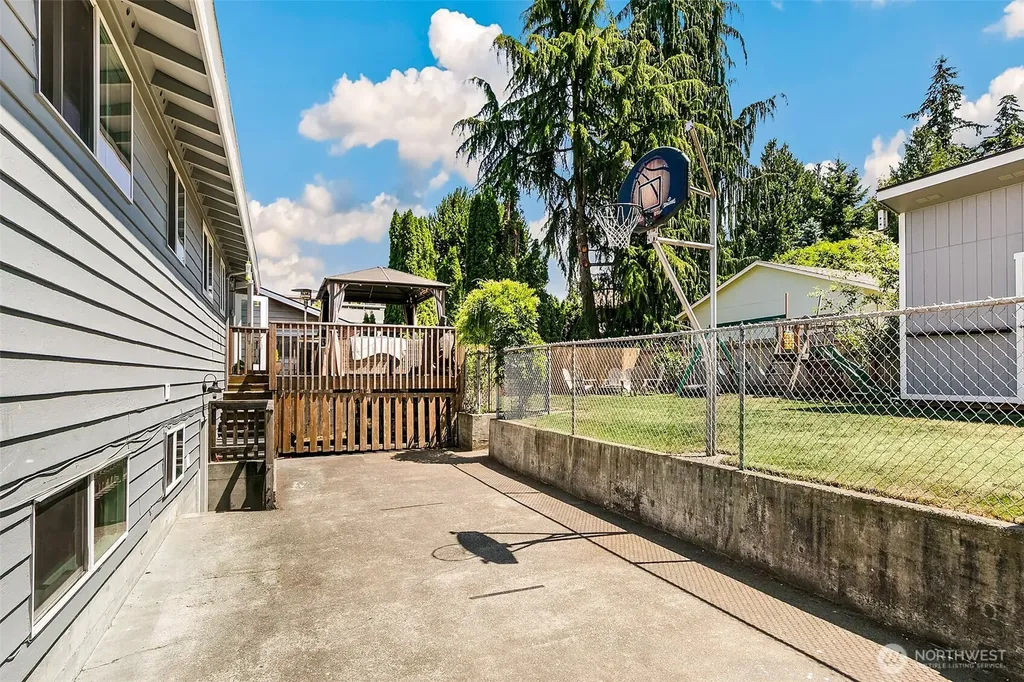 310 Pine Street Edmonds WA 98020