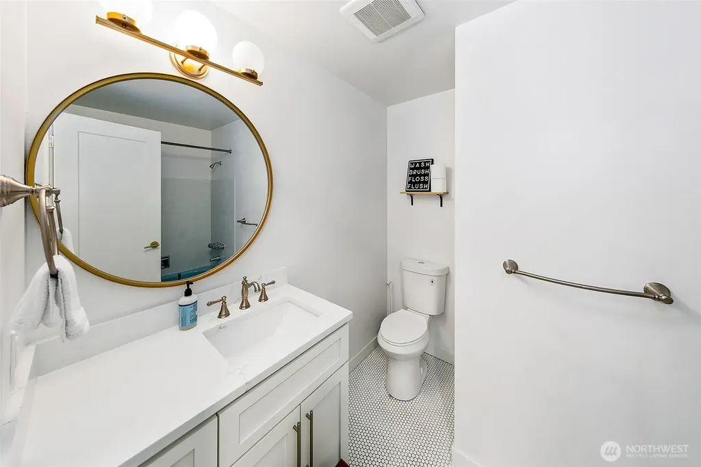 310 Pine Street Edmonds WA 98020