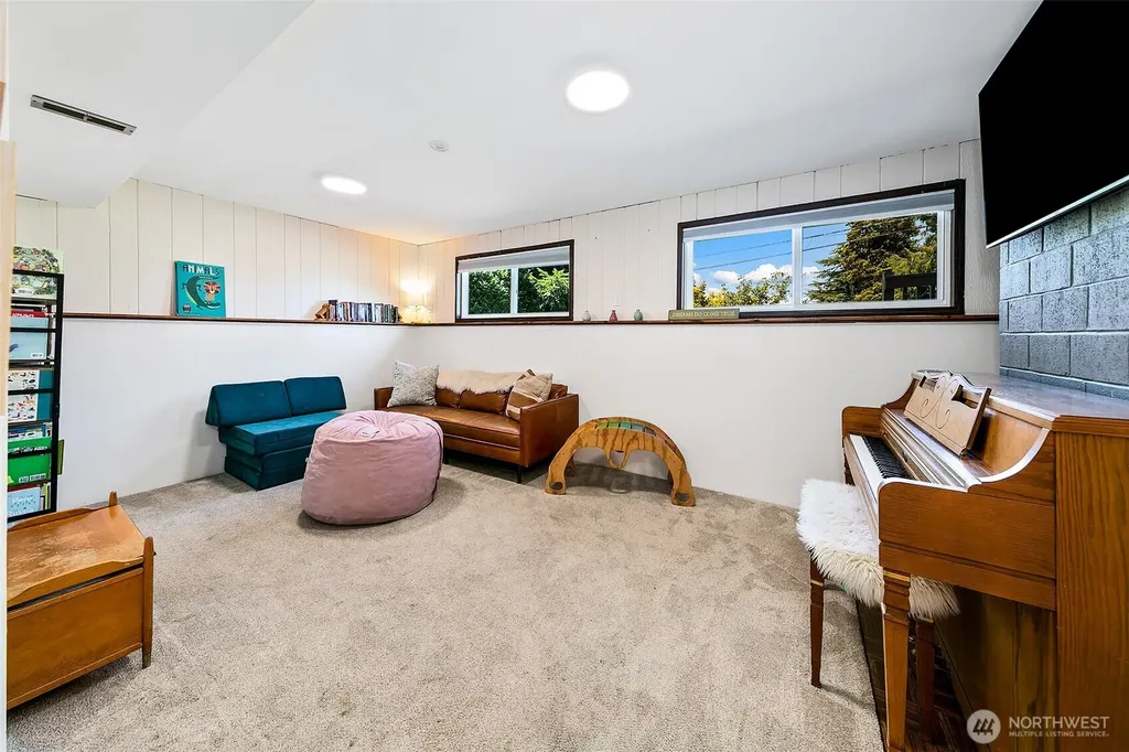 310 Pine Street Edmonds WA 98020