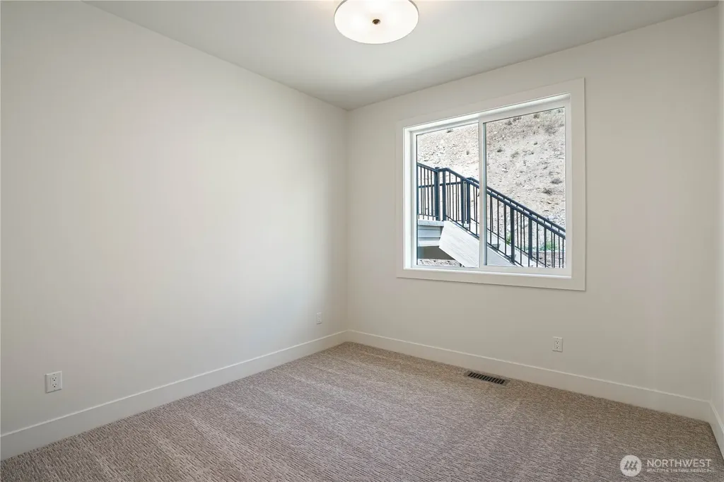 926 Long Drive Chelan WA 98816