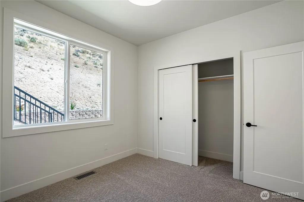 926 Long Drive Chelan WA 98816