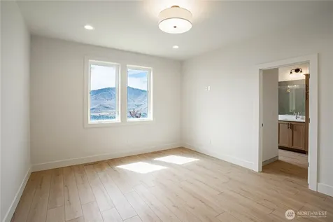926 Long Drive Chelan WA 98816