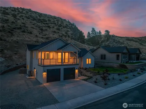 926 Long Drive Chelan WA 98816