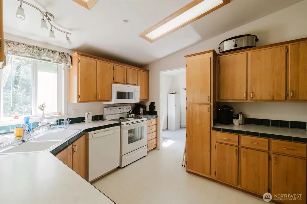 1320 SW Hollyhock Lane Port Orchard WA 98366