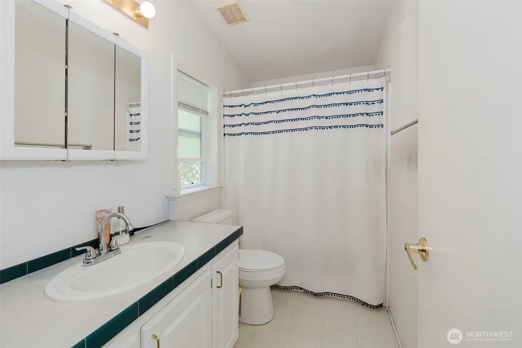 1320 SW Hollyhock Lane Port Orchard WA 98366