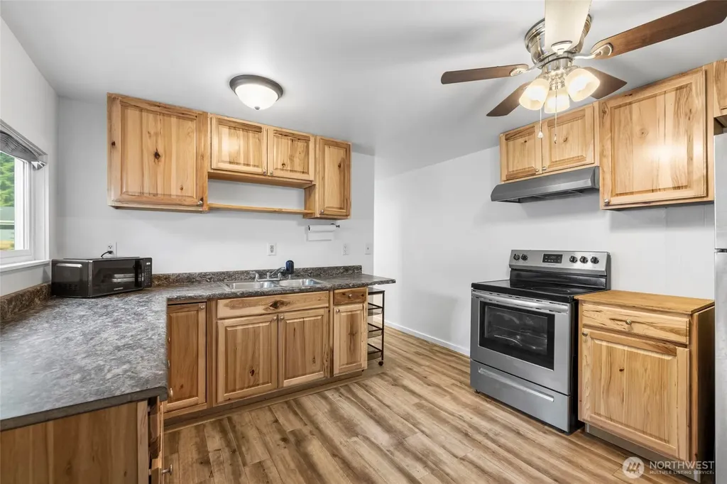 8397 Golden Valley Boulevard Maple Falls WA 98266