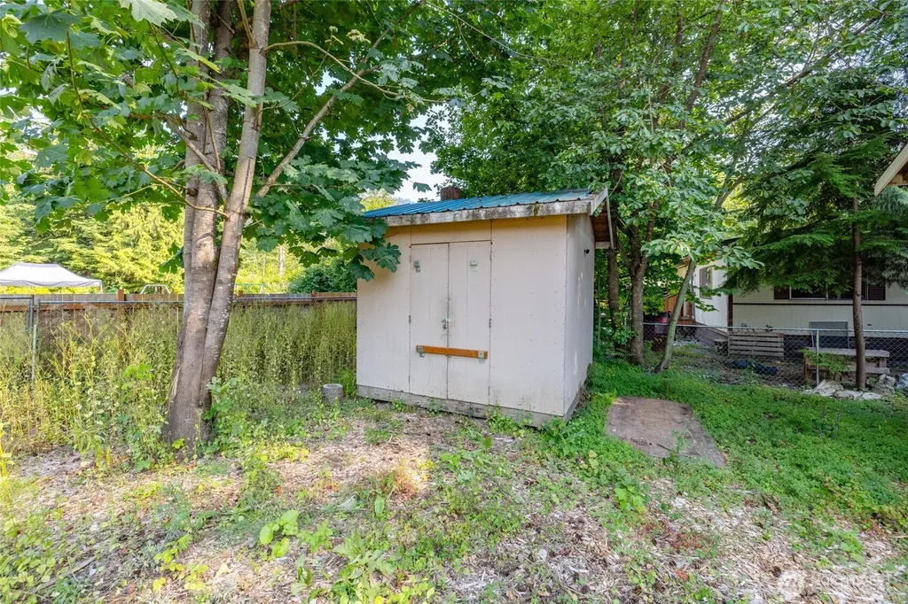 8397 Golden Valley Boulevard Maple Falls WA 98266