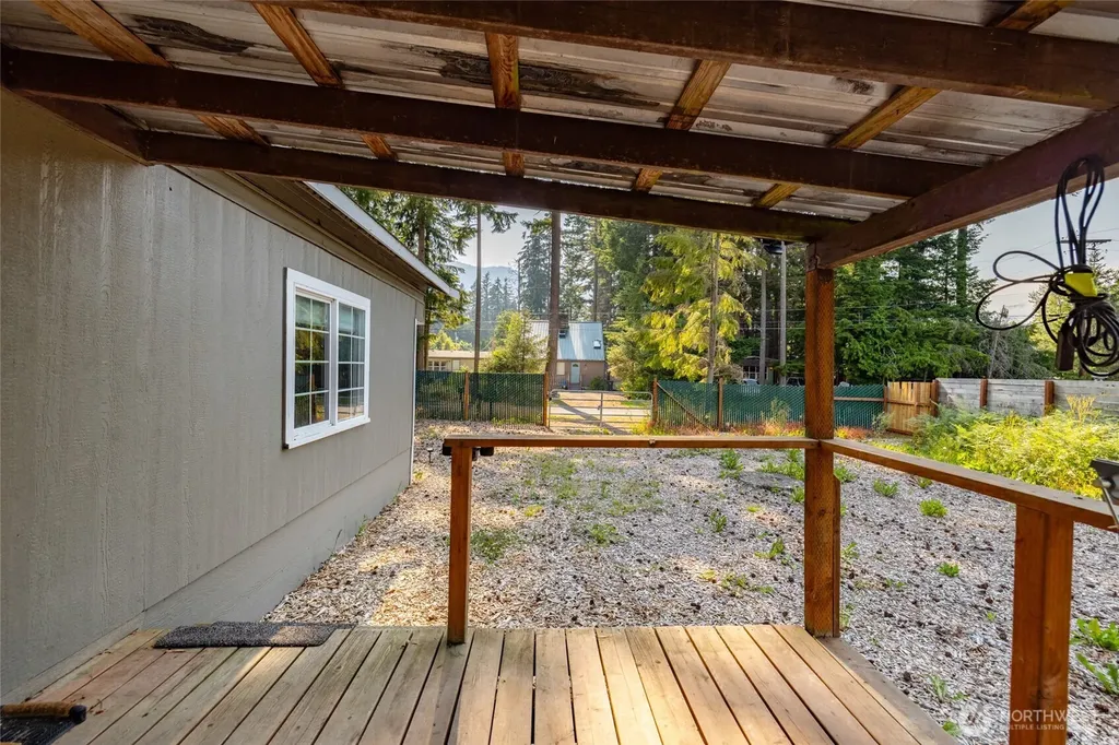 8397 Golden Valley Boulevard Maple Falls WA 98266