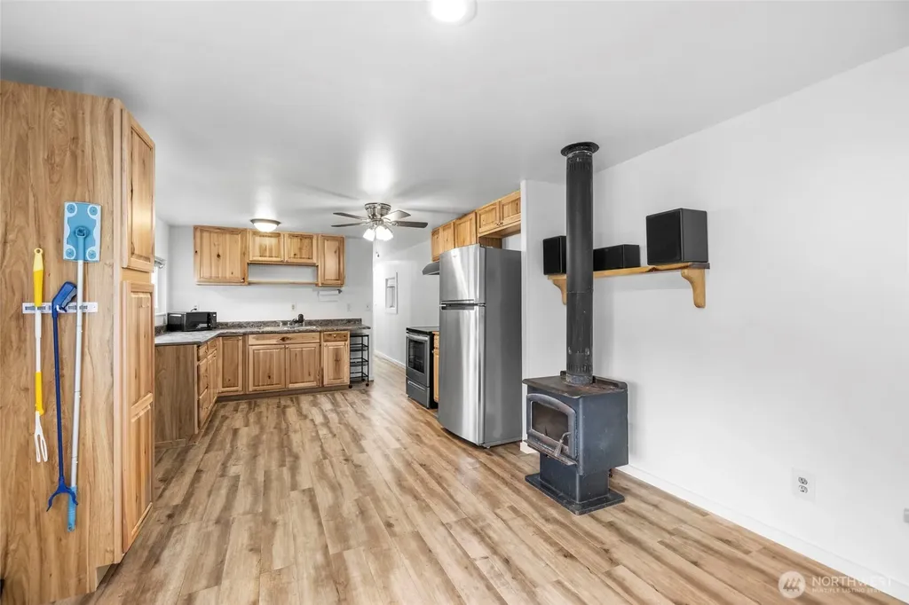 8397 Golden Valley Boulevard Maple Falls WA 98266