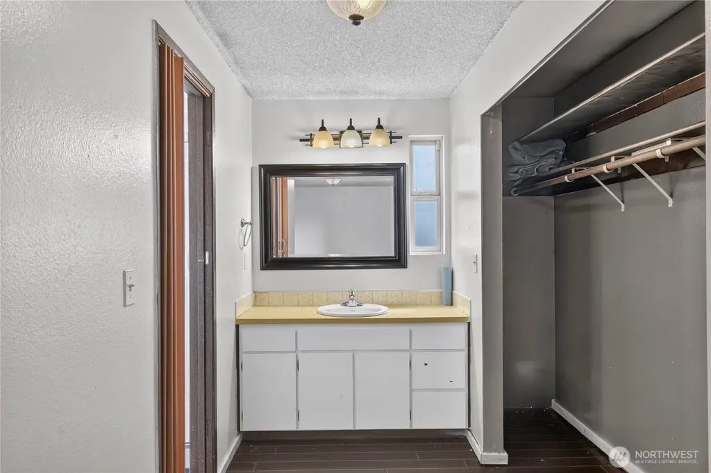 1113 SW 2nd Avenue Oak Harbor WA 98277