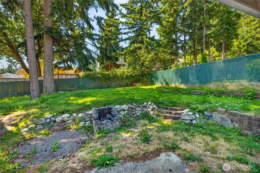 1113 SW 2nd Avenue Oak Harbor WA 98277
