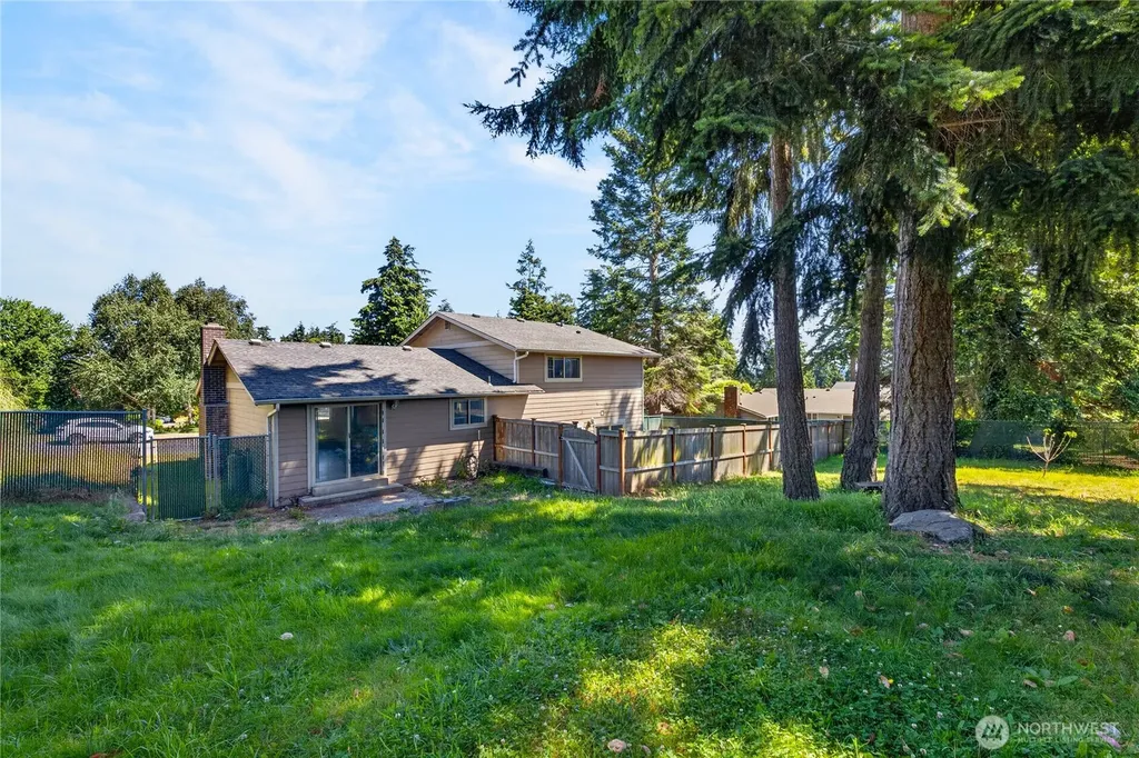 1113 SW 2nd Avenue Oak Harbor WA 98277