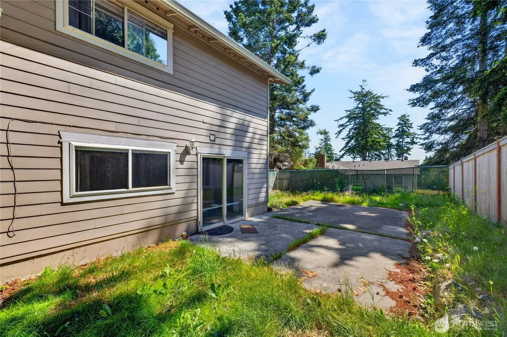 1113 SW 2nd Avenue Oak Harbor WA 98277