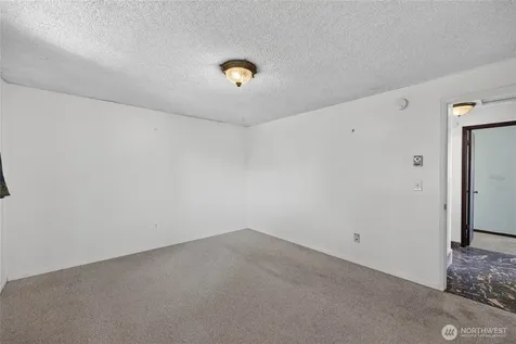 1113 SW 2nd Avenue Oak Harbor WA 98277