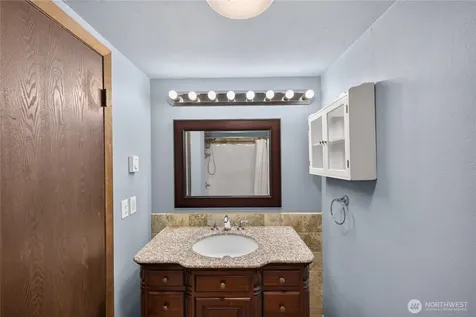 1113 SW 2nd Avenue Oak Harbor WA 98277