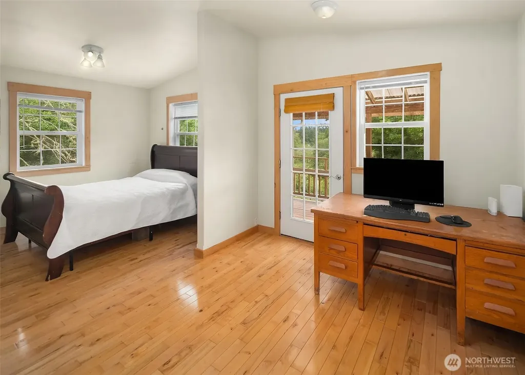 10133 SW 204th Avenue Vashon WA 98070