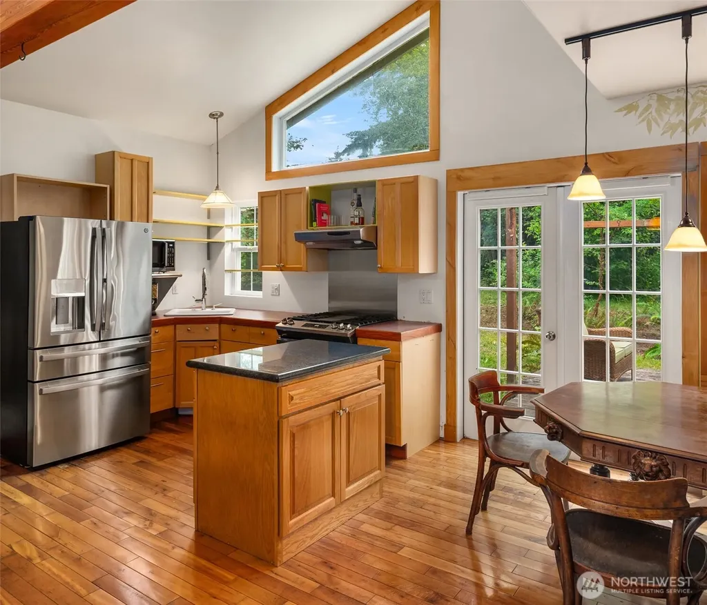 10133 SW 204th Avenue Vashon WA 98070