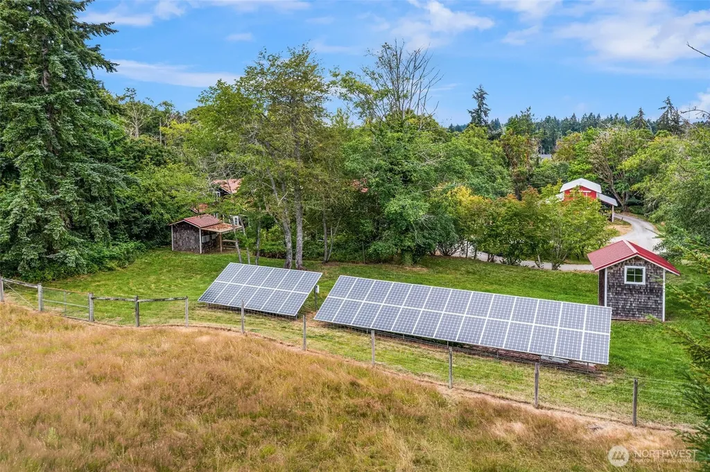 10133 SW 204th Avenue Vashon WA 98070
