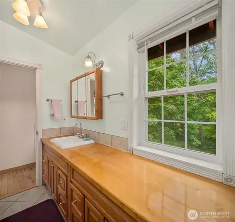 10133 SW 204th Avenue Vashon WA 98070