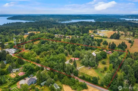 10133 SW 204th Avenue Vashon WA 98070