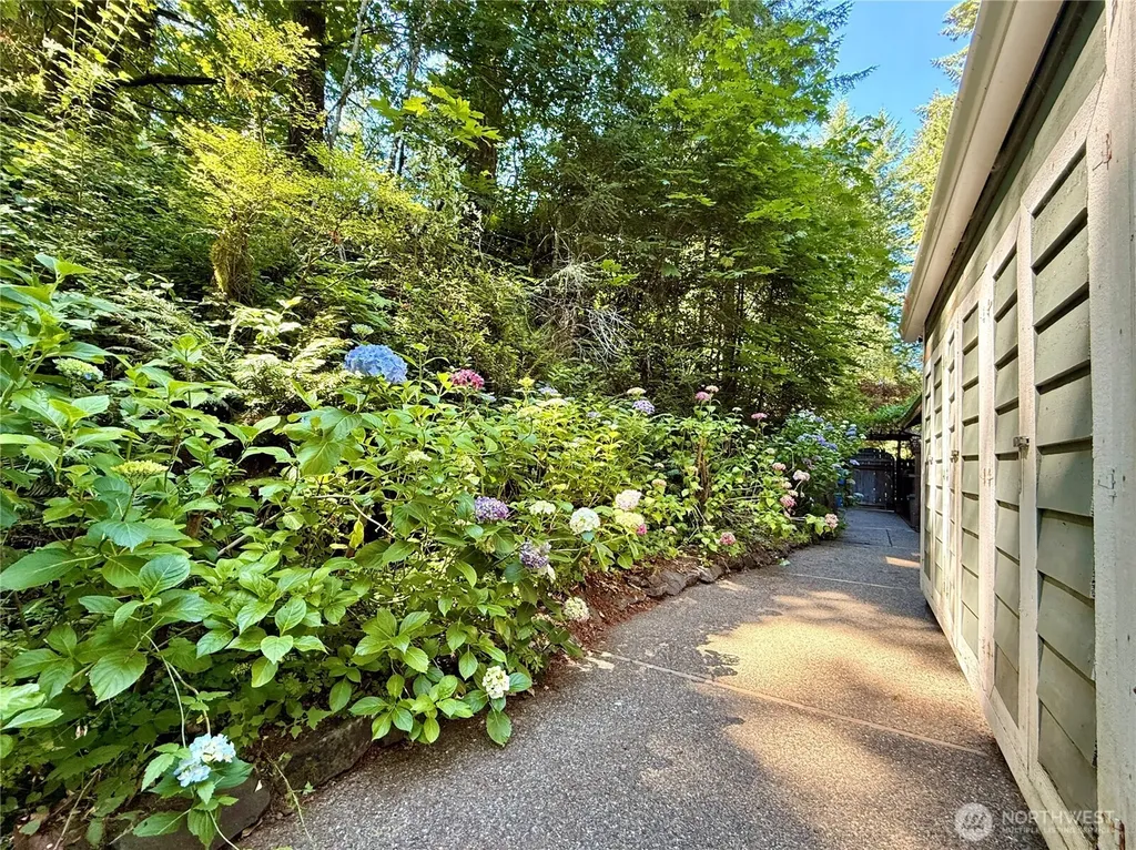 6937 Foothill Drive SW Olympia WA 98512