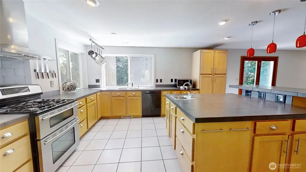 6937 Foothill Drive SW Olympia WA 98512