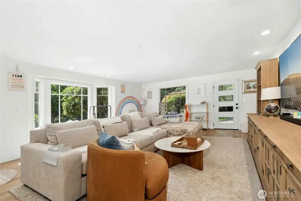 17702 244th Avenue NE Woodinville WA 98077