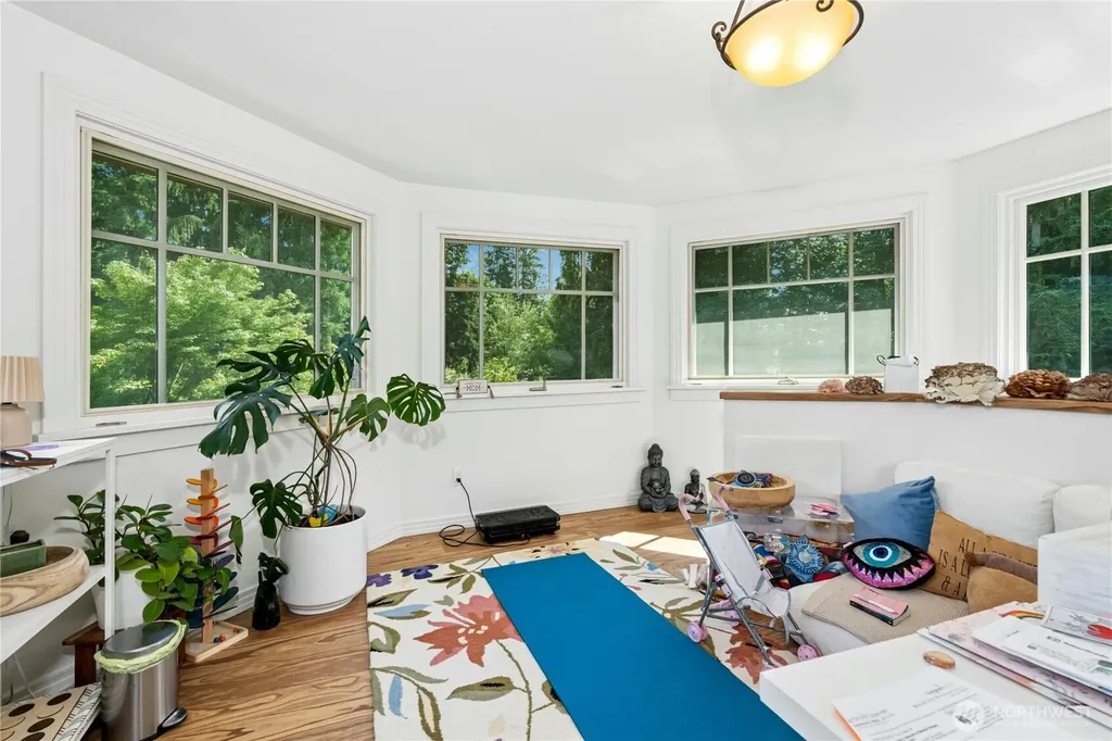 17702 244th Avenue NE Woodinville WA 98077