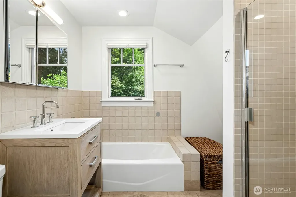 17702 244th Avenue NE Woodinville WA 98077