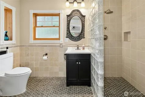 17702 244th Avenue NE Woodinville WA 98077