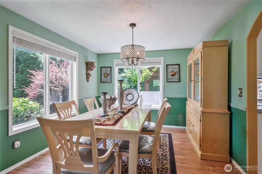 215 W St James Place Longview WA 98632