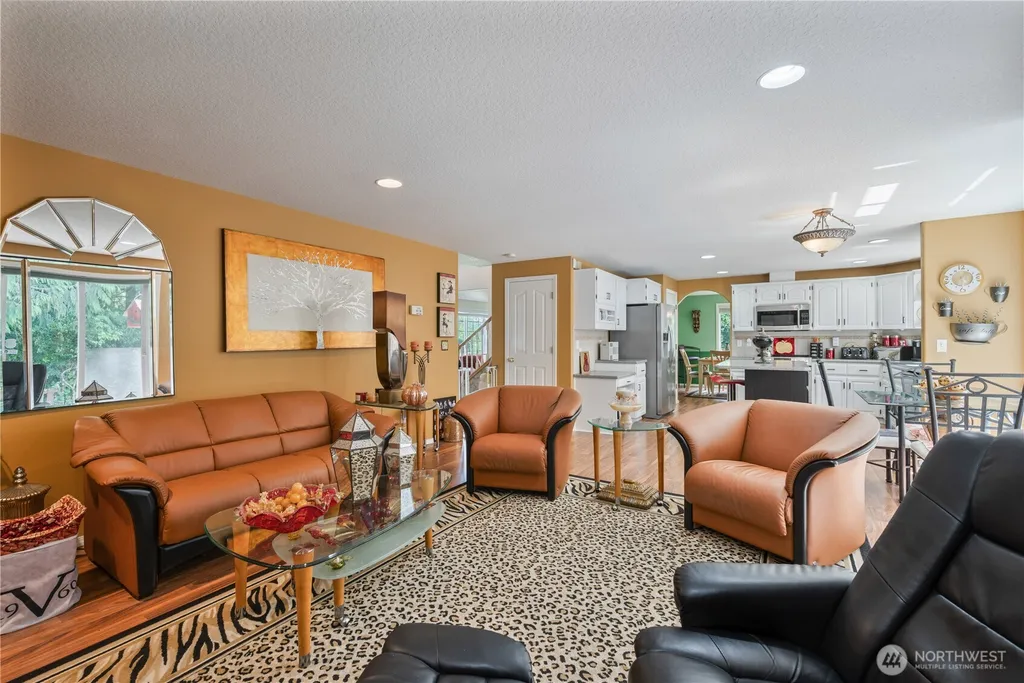215 W St James Place Longview WA 98632