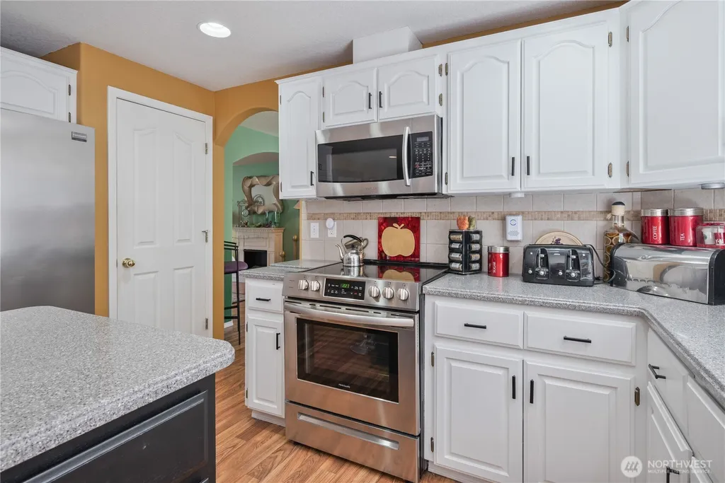 215 W St James Place Longview WA 98632