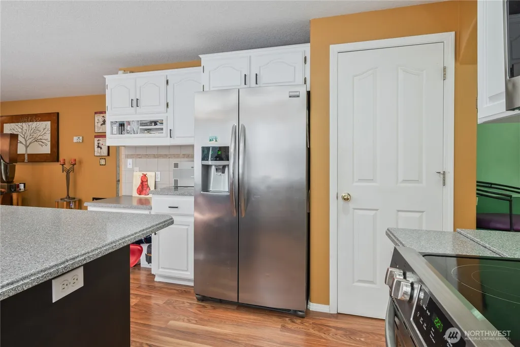 215 W St James Place Longview WA 98632