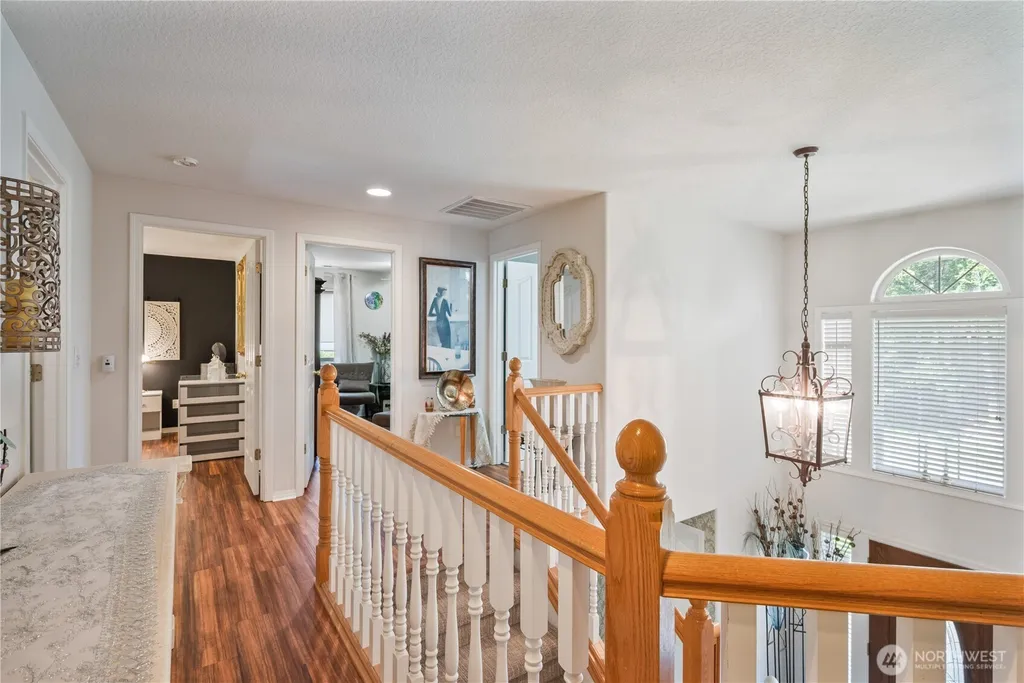 215 W St James Place Longview WA 98632
