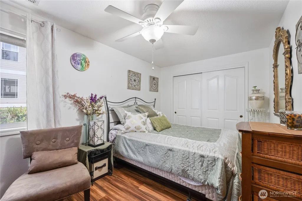 215 W St James Place Longview WA 98632