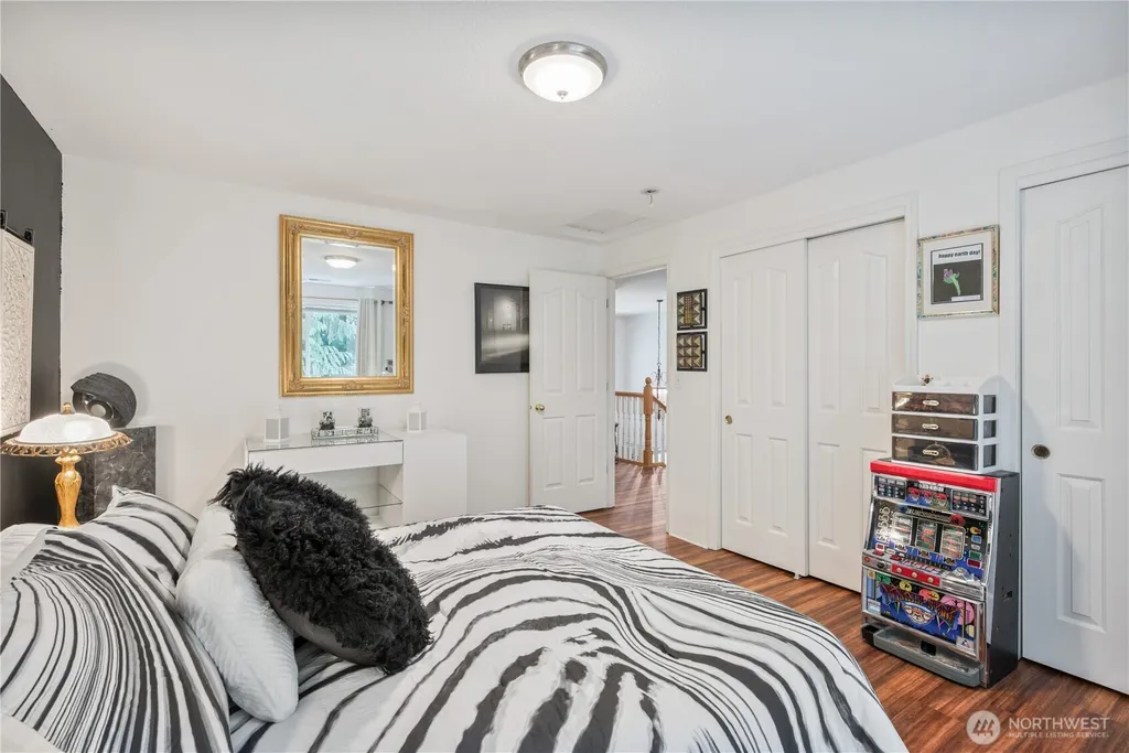 215 W St James Place Longview WA 98632