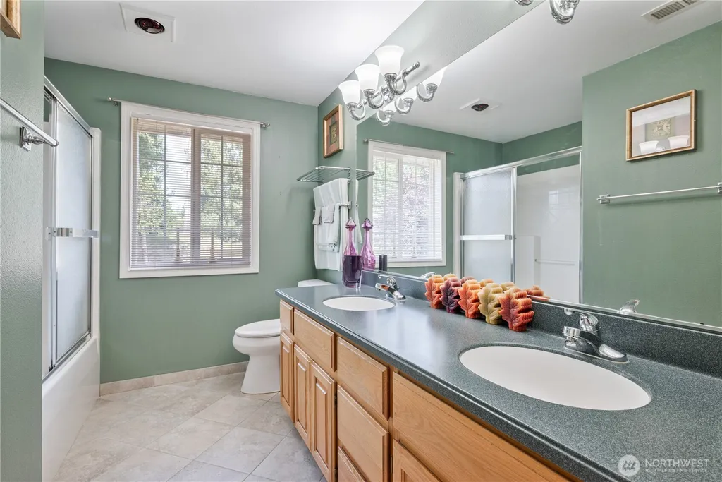 215 W St James Place Longview WA 98632