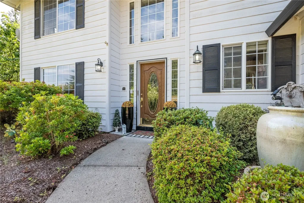 215 W St James Place Longview WA 98632