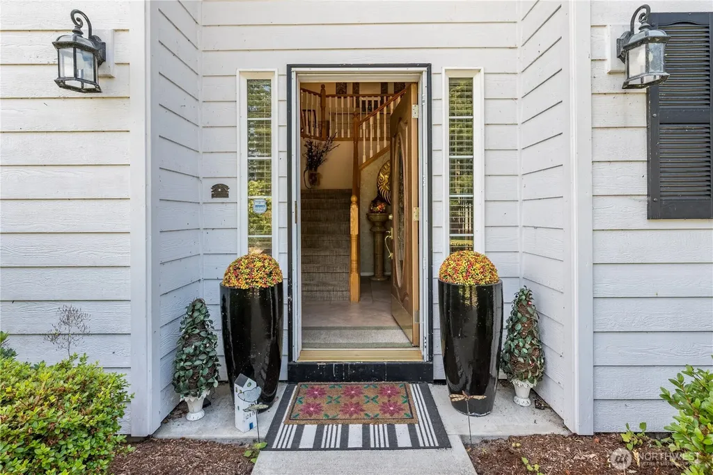 215 W St James Place Longview WA 98632