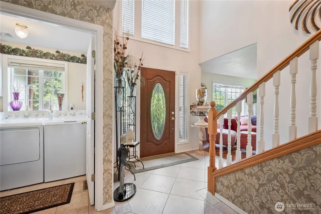 215 W St James Place Longview WA 98632