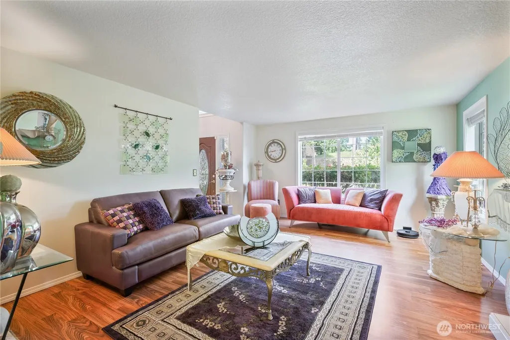 215 W St James Place Longview WA 98632