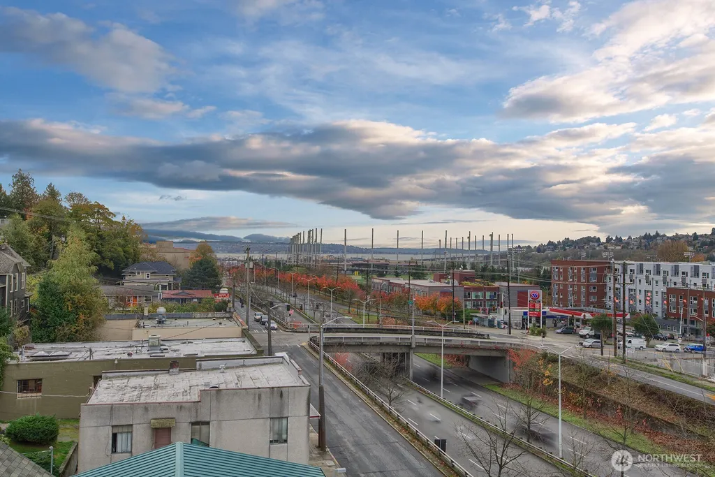 3232 15th Avenue W Seattle WA 98119