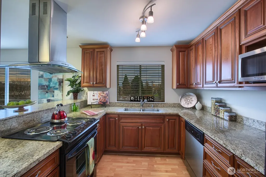 3232 15th Avenue W Seattle WA 98119