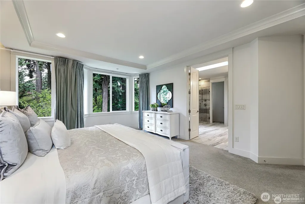 9818 NE 24th Street Bellevue WA 98004