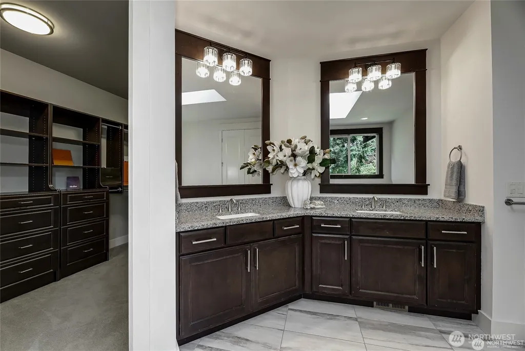 9818 NE 24th Street Bellevue WA 98004