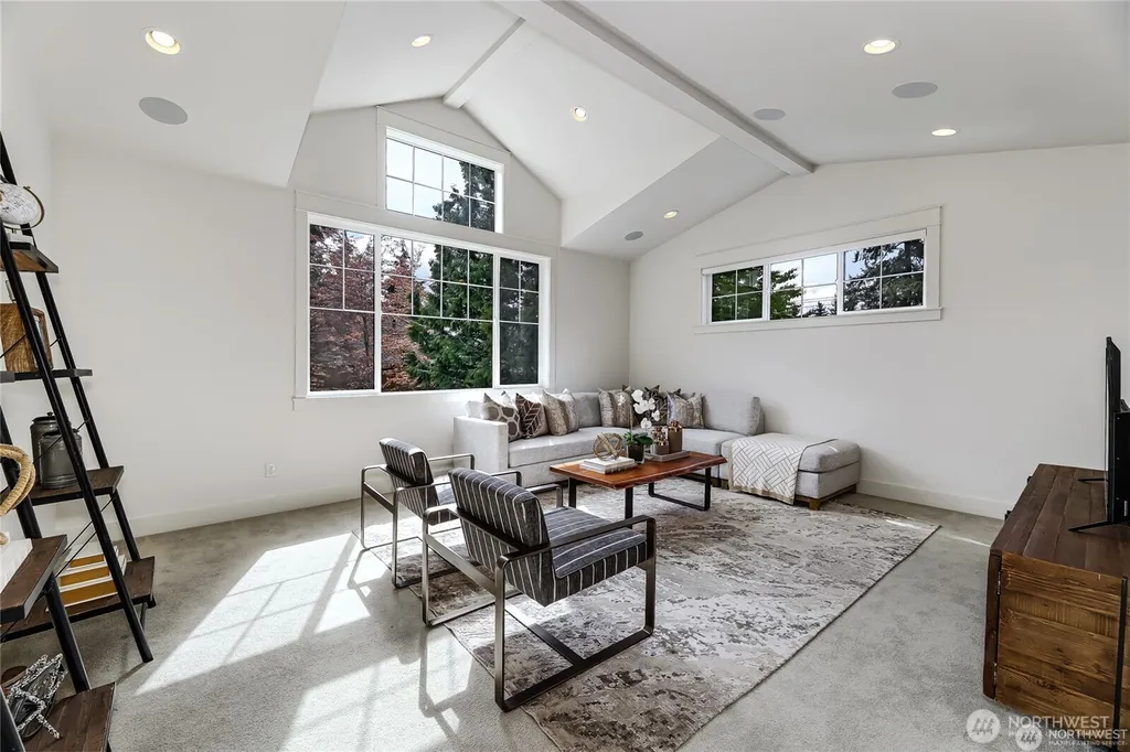 9818 NE 24th Street Bellevue WA 98004